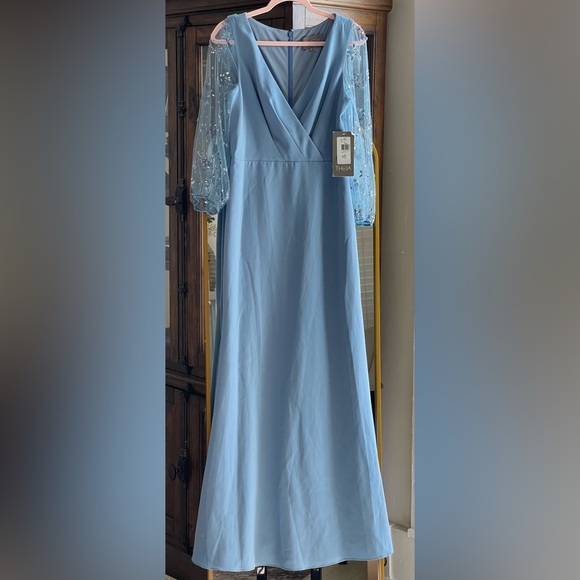 NWT Theia Kiera Light Blue Beaded Puff Sheer Sleeve Ethereal Gown - Picture 1 of 17